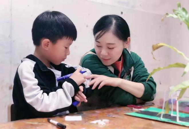 鼎点娱乐儿童美术河南长葛金汇名家校区