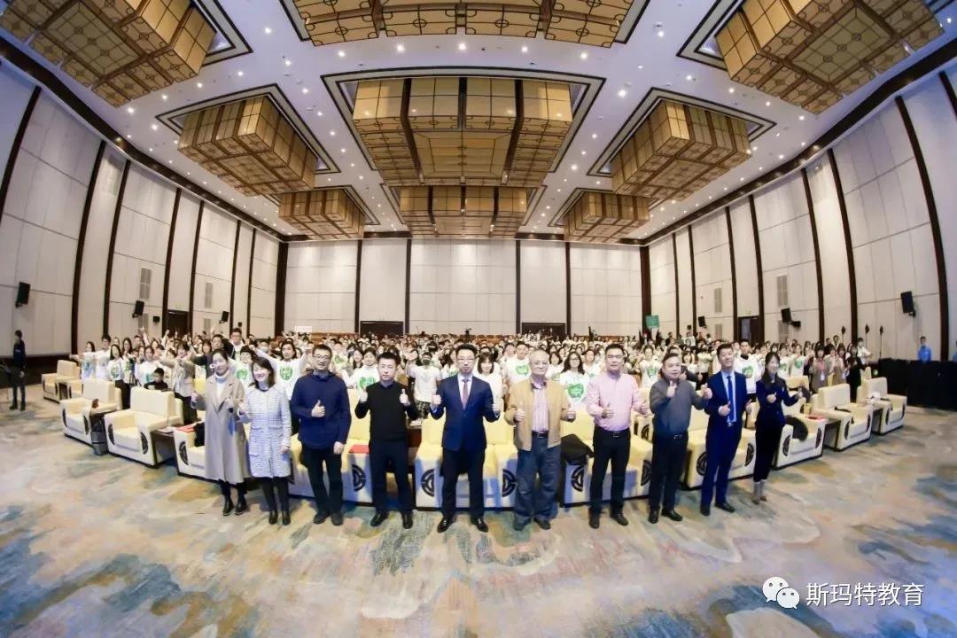 鼎点娱乐：回望2021，奋斗历程，继往开来；驶入
