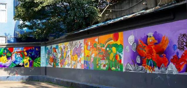 成都泡桐树小学涂鸦墙